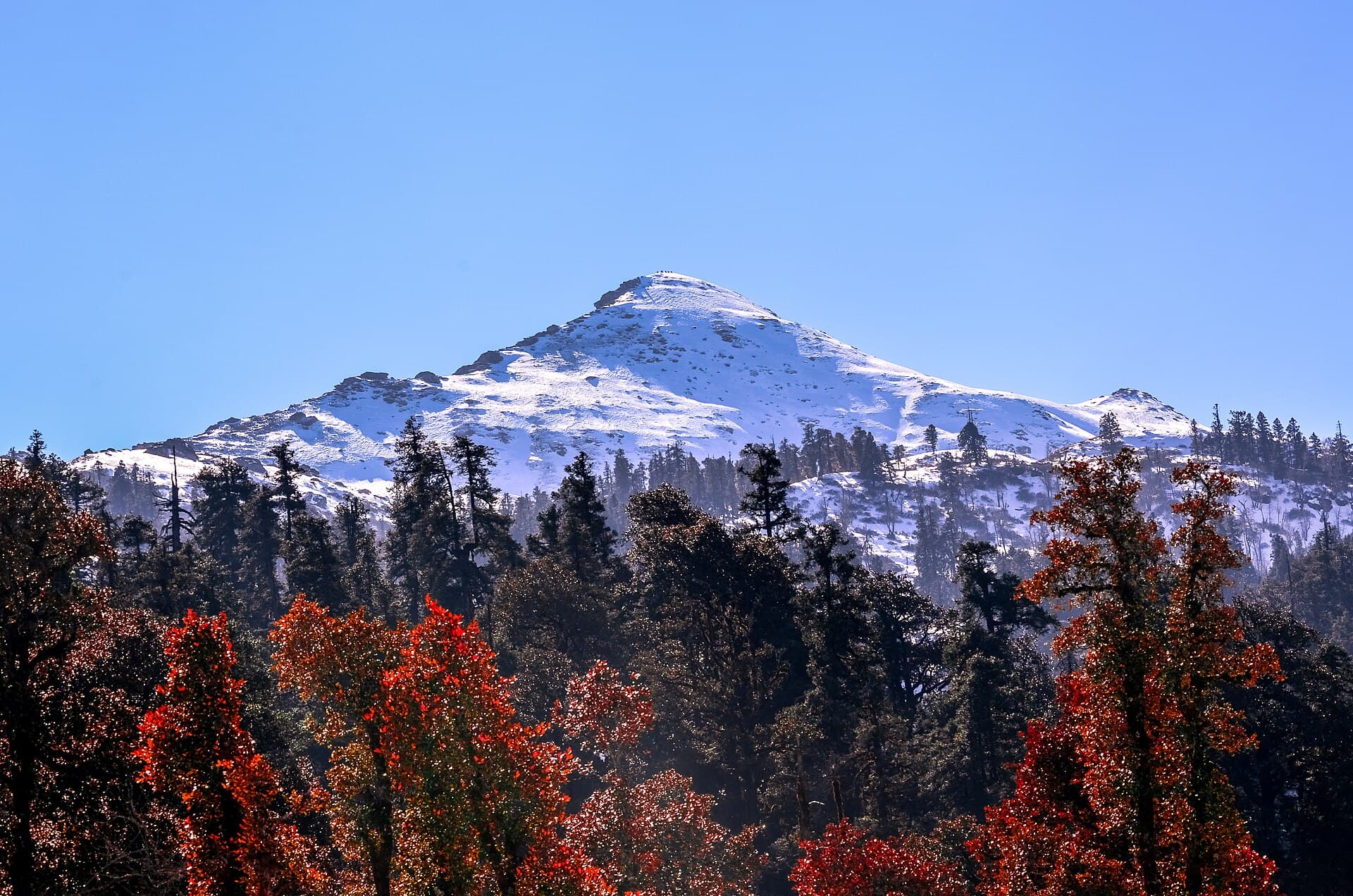 Kedarkantha peak in Uttarakhand